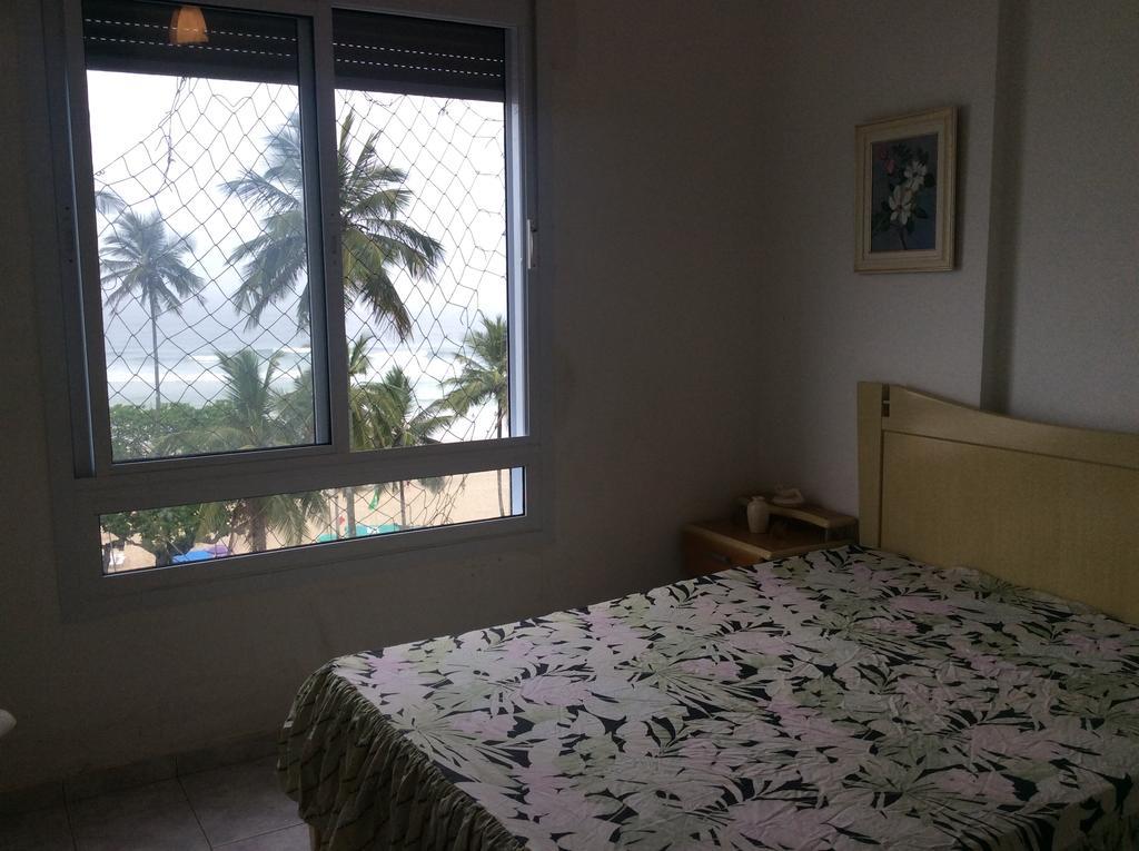 Pitangueiras Frente Total Mar Pe Na Areia Apartment Guaruja Luaran gambar